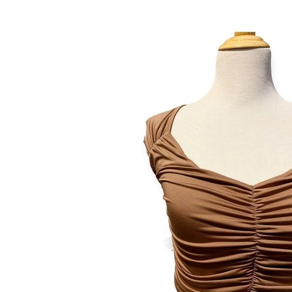 Salty | Pink ruffly Cropped T-shirt - Picture 3 of 6